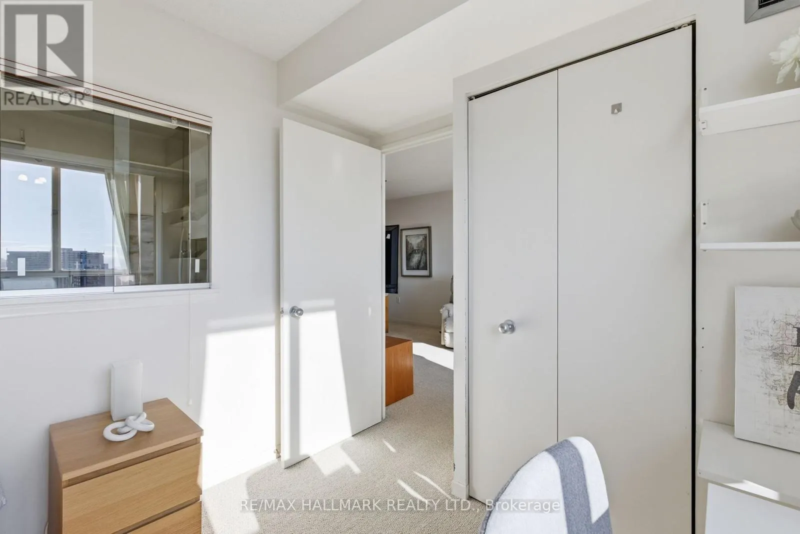 1801 - 21 OVERLEA BOULEVARD