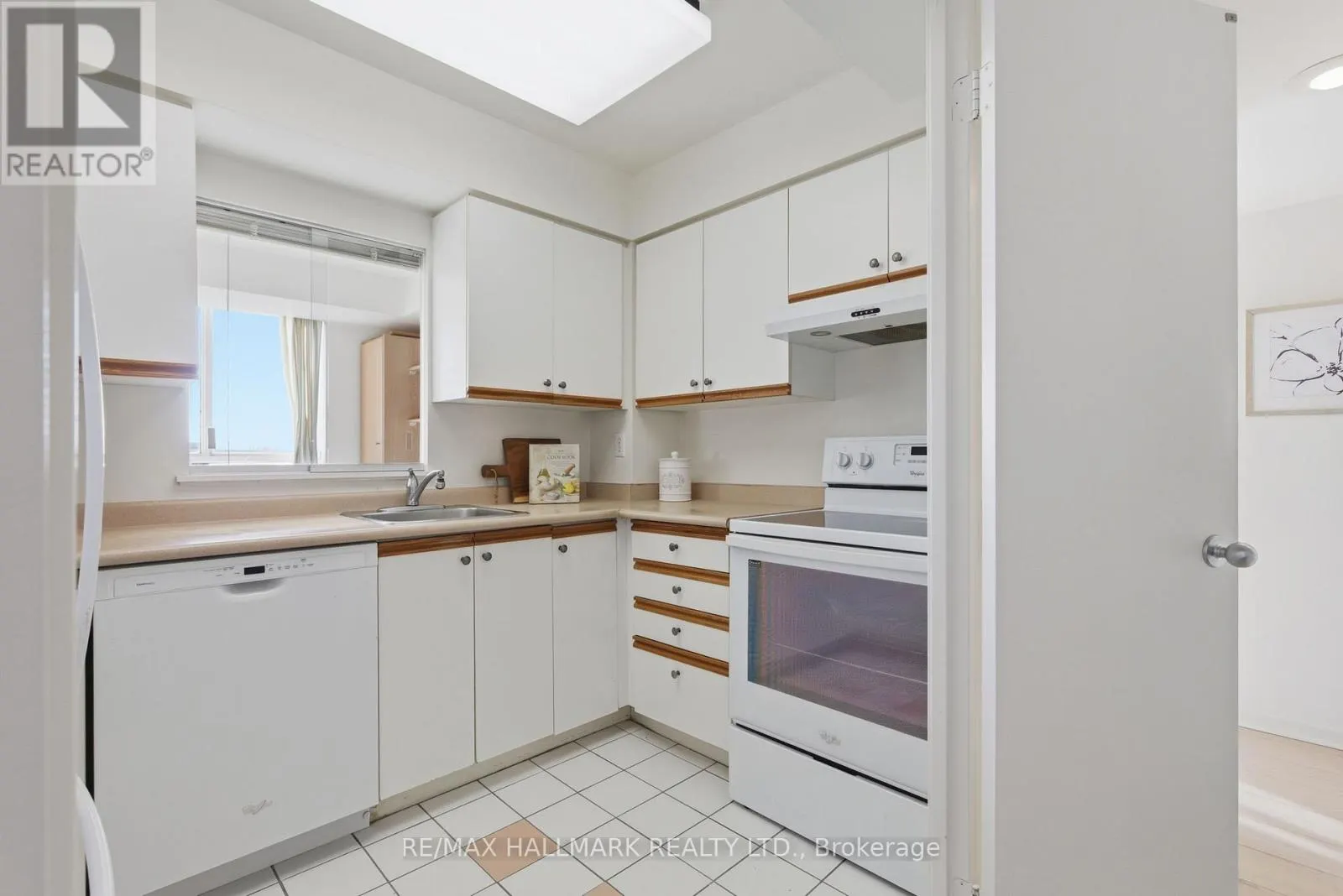 1801 - 21 OVERLEA BOULEVARD