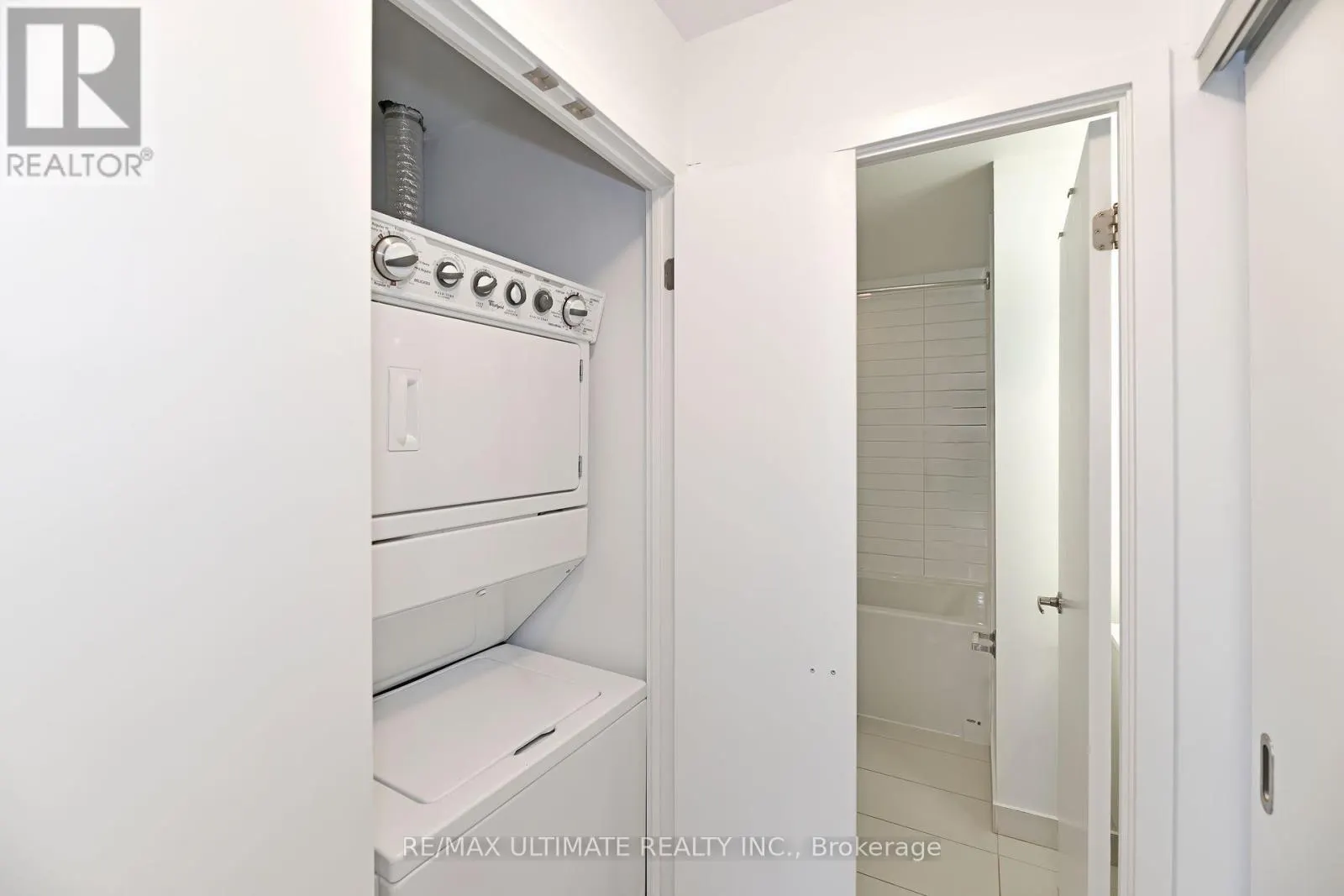 # 405 - 32 CAMDEN STREET