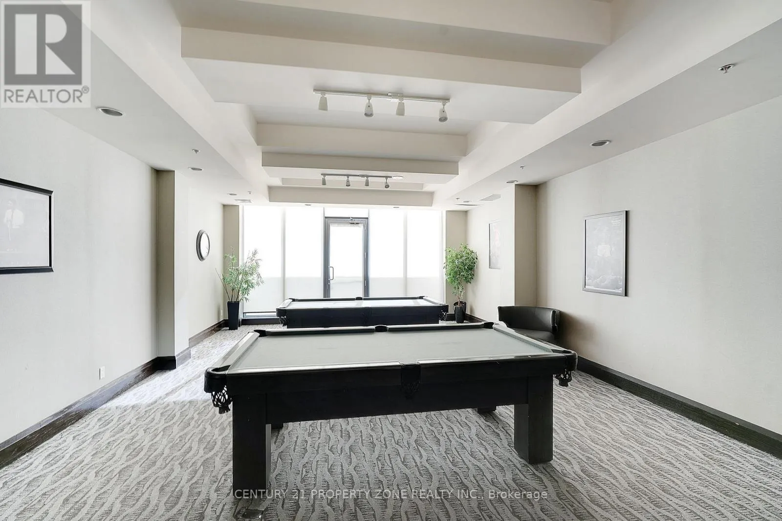 527 - 25 LOWER SIMCOE STREET