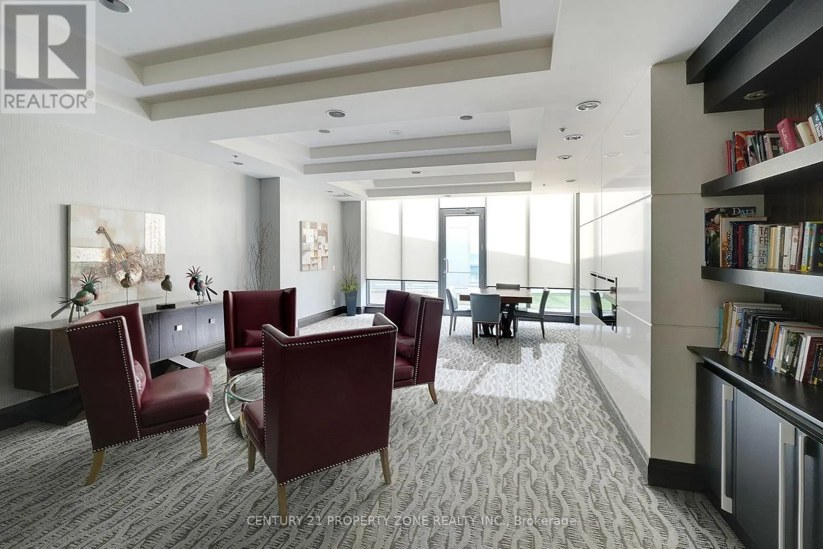 527 - 25 LOWER SIMCOE STREET