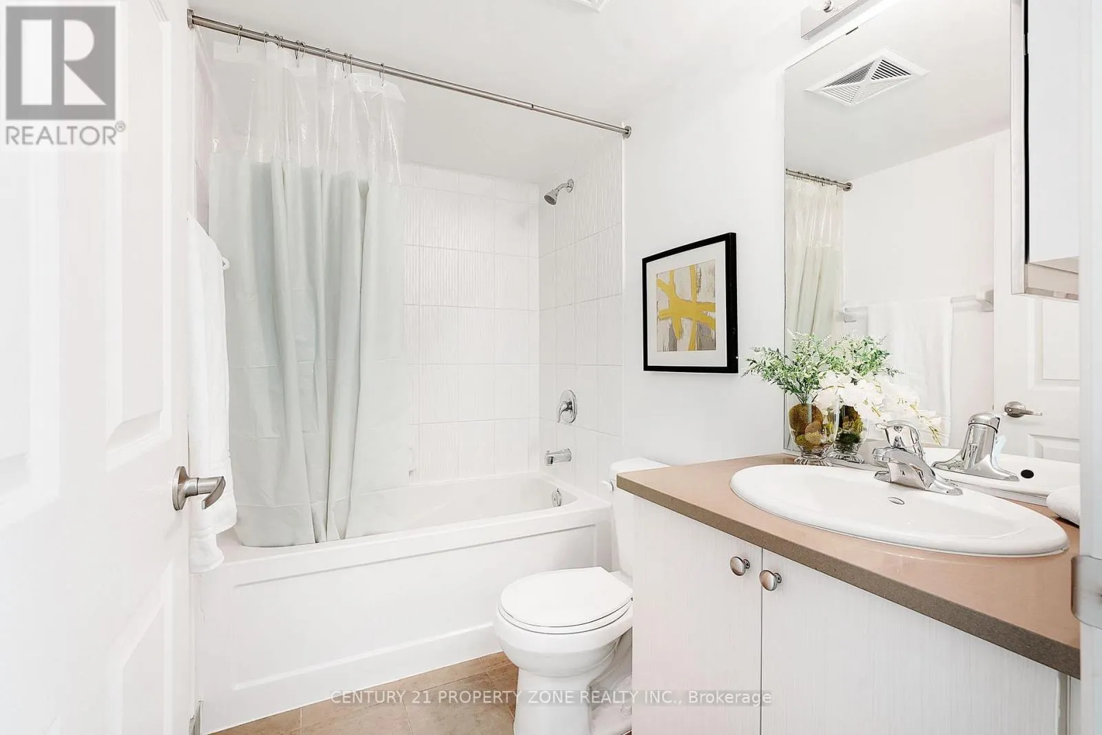 527 - 25 LOWER SIMCOE STREET