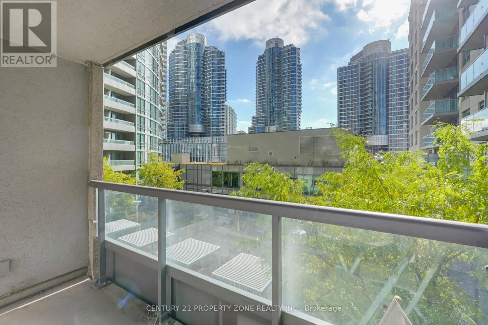 527 - 25 LOWER SIMCOE STREET