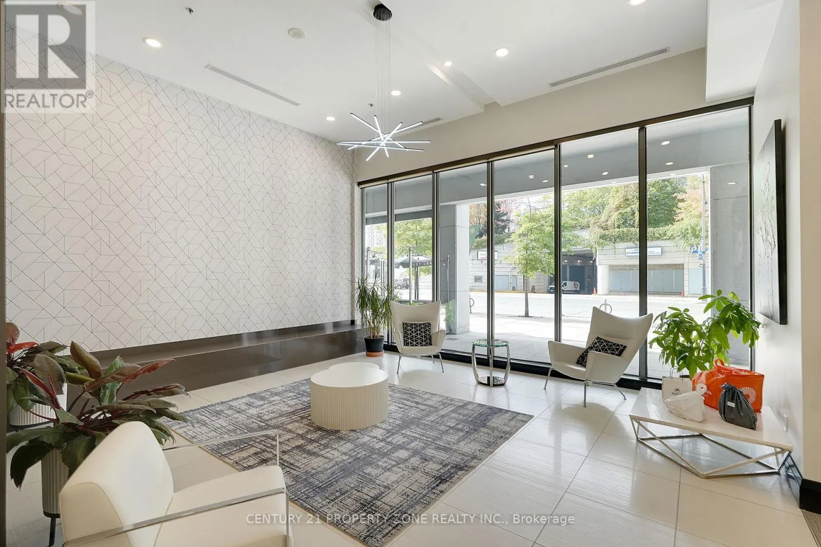 527 - 25 LOWER SIMCOE STREET