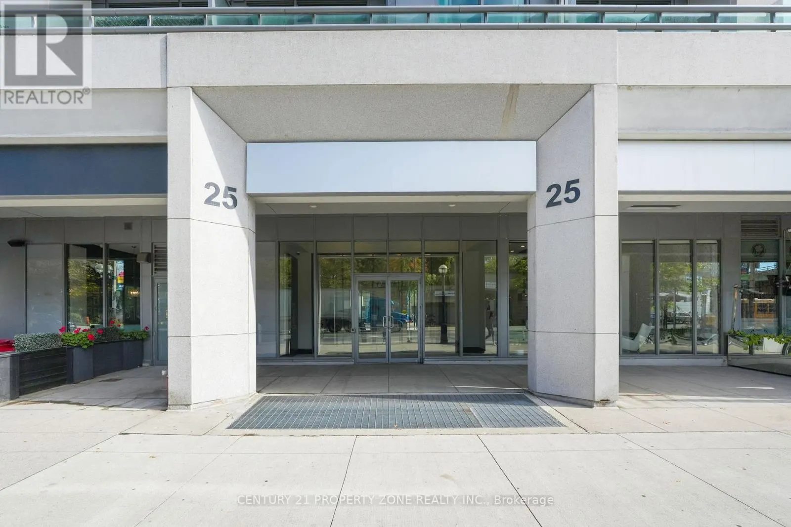 527 - 25 LOWER SIMCOE STREET