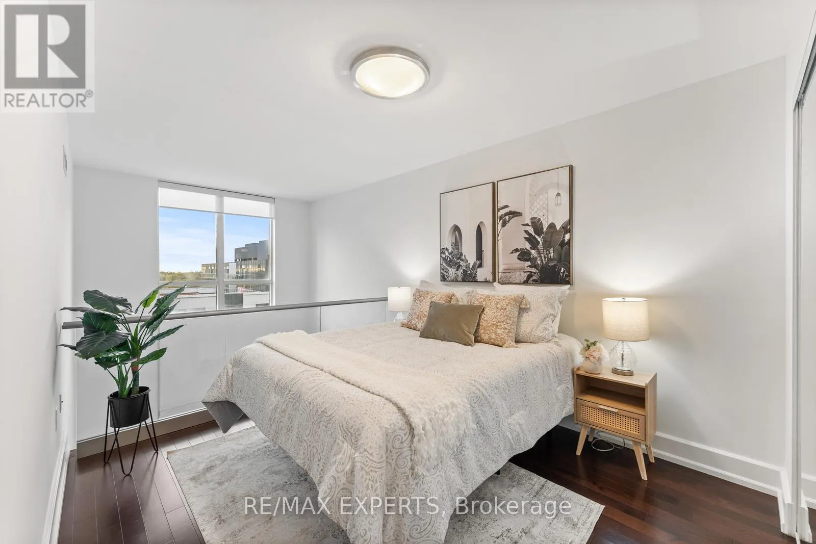 PH08 - 650 SHEPPARD AVENUE