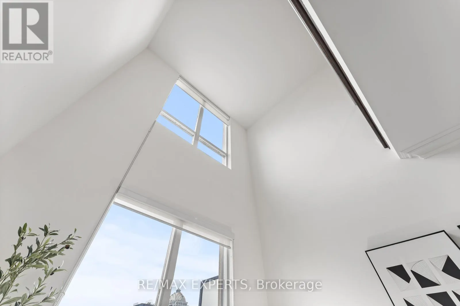 PH08 - 650 SHEPPARD AVENUE