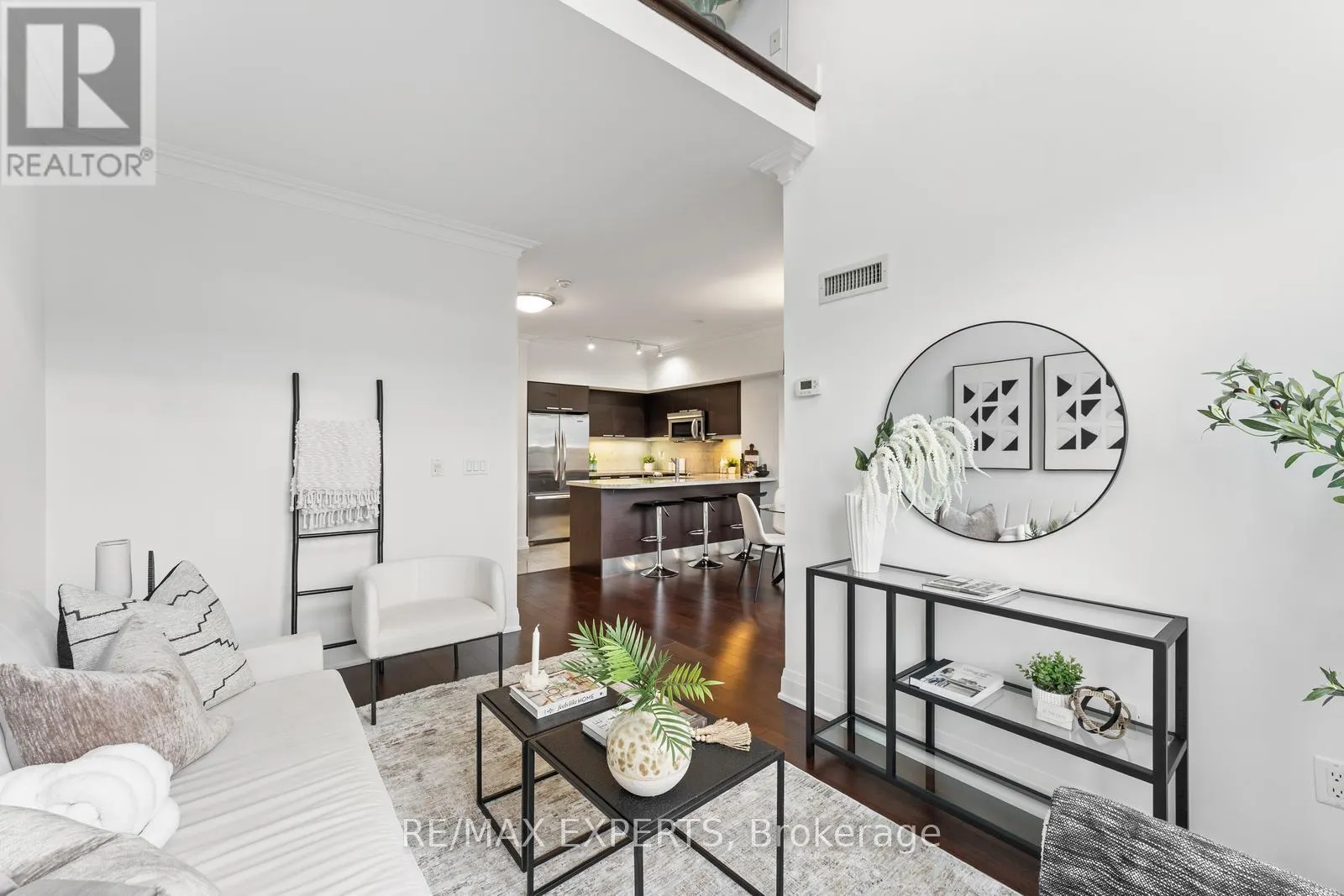 PH08 - 650 SHEPPARD AVENUE