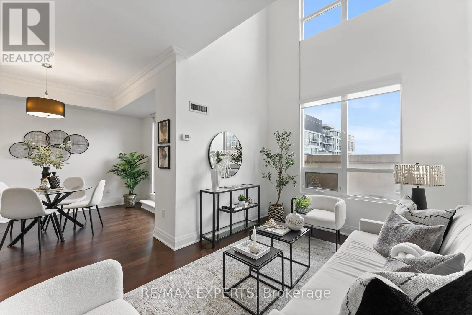 PH08 - 650 SHEPPARD AVENUE