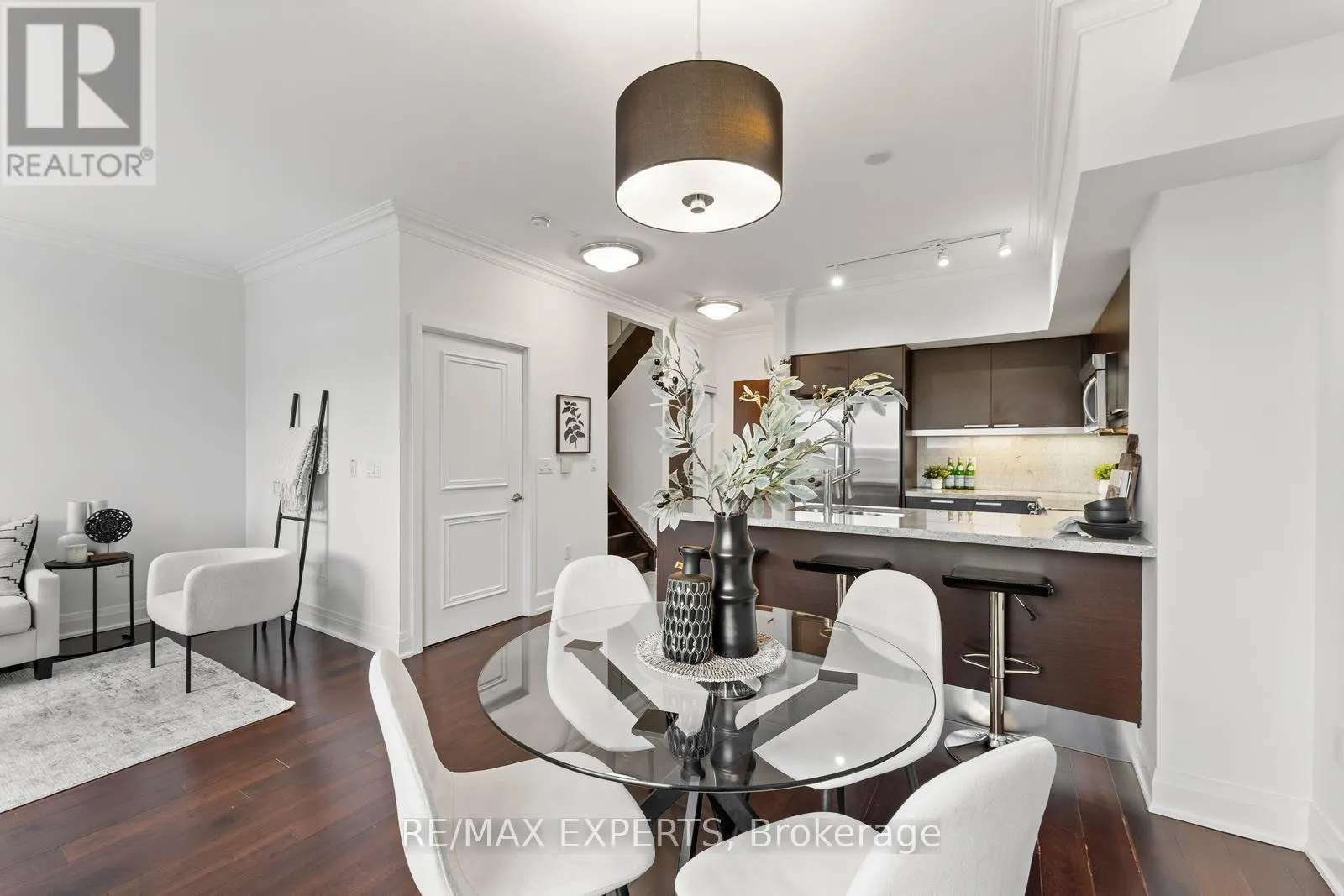 PH08 - 650 SHEPPARD AVENUE