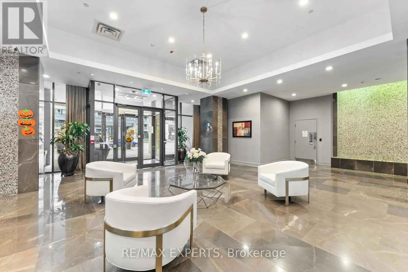 PH08 - 650 SHEPPARD AVENUE