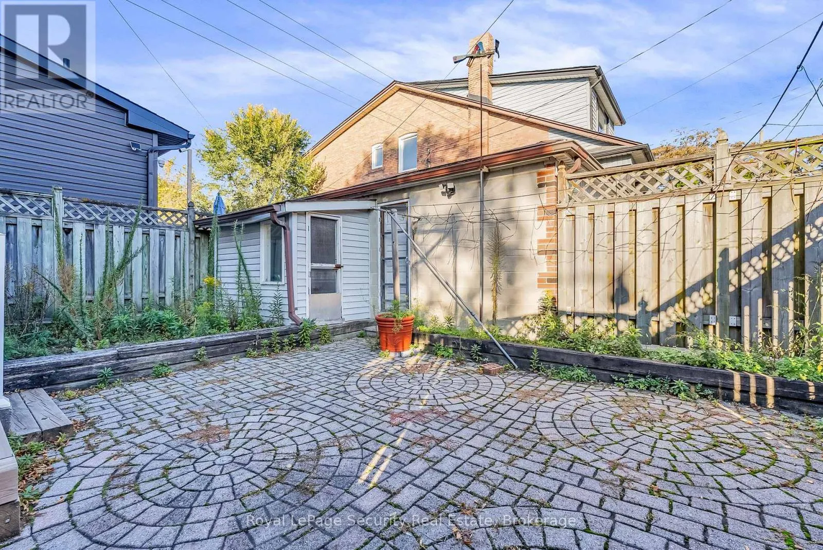 1937 DUFFERIN STREET