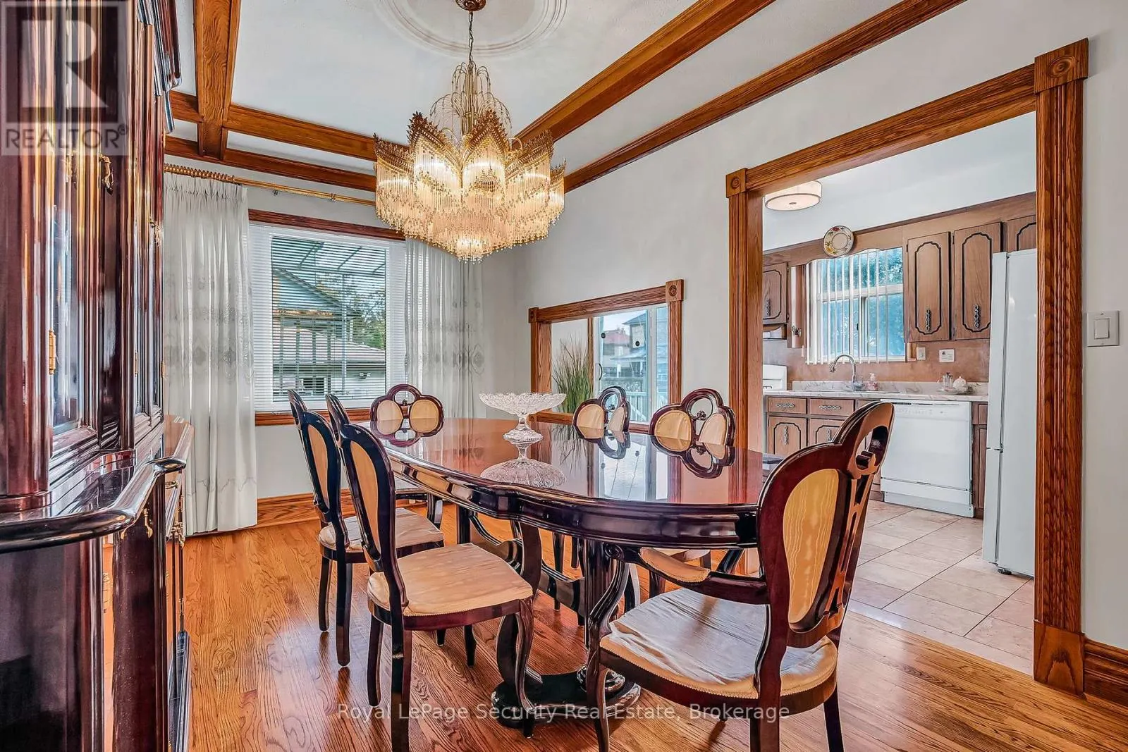 1937 DUFFERIN STREET