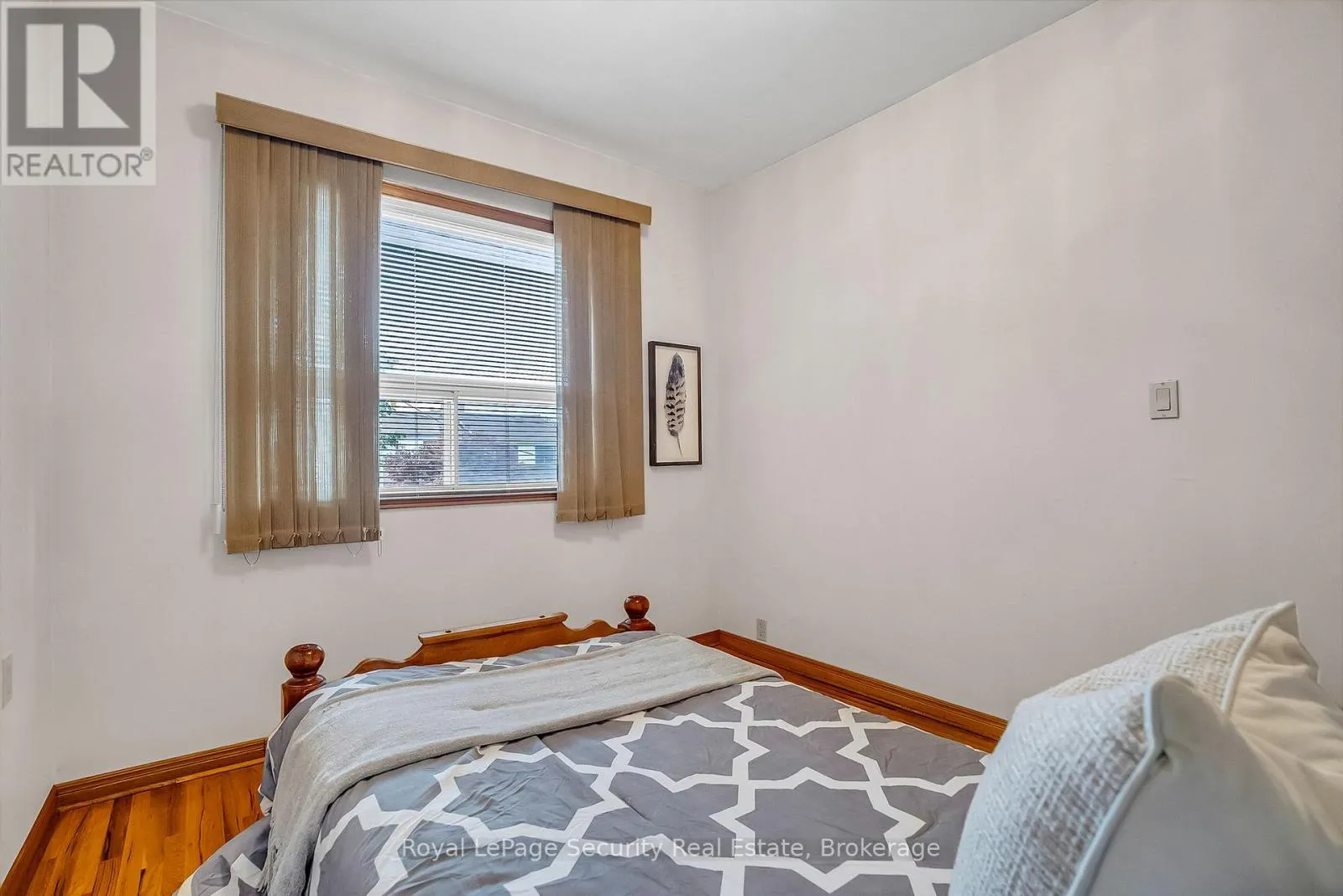 1937 DUFFERIN STREET