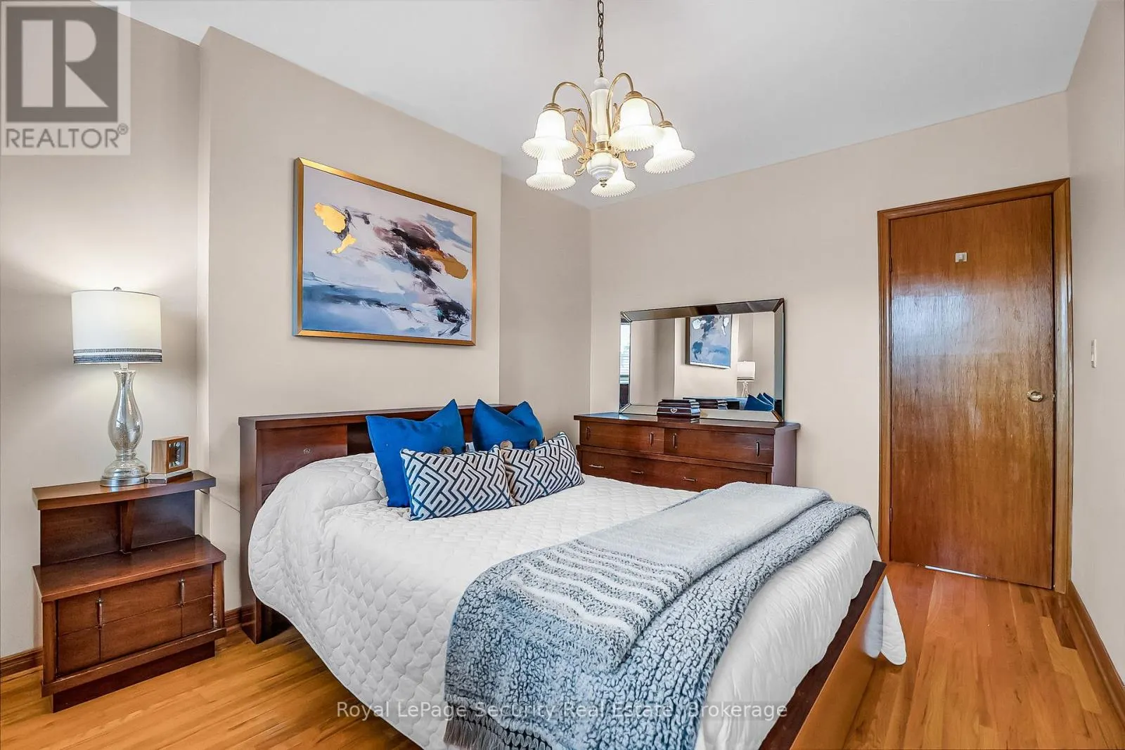 1937 DUFFERIN STREET