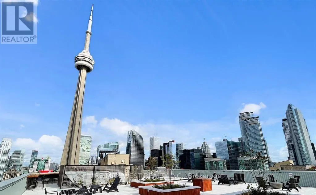 2703 - 270 QUEENS QUAY W