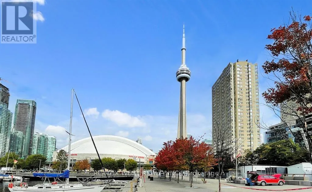 2703 - 270 QUEENS QUAY W
