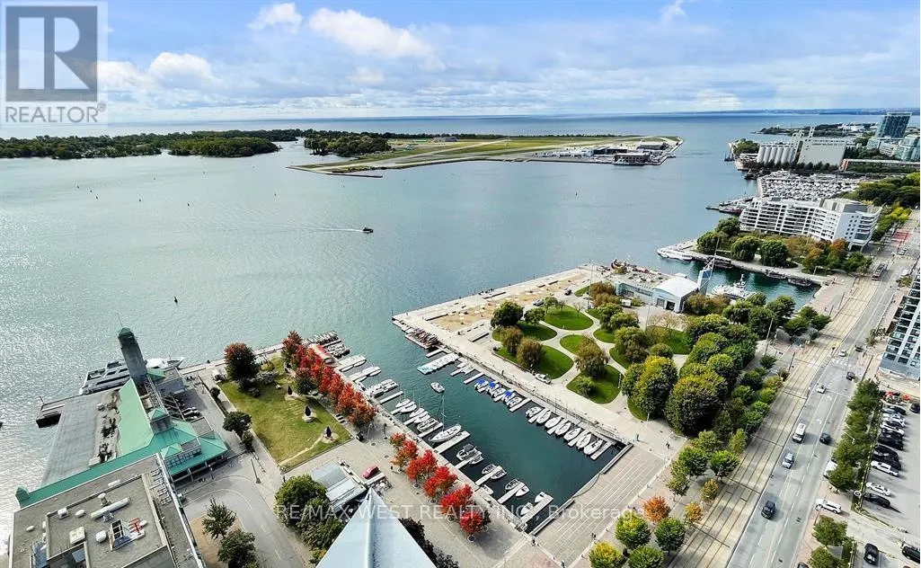 2703 - 270 QUEENS QUAY W