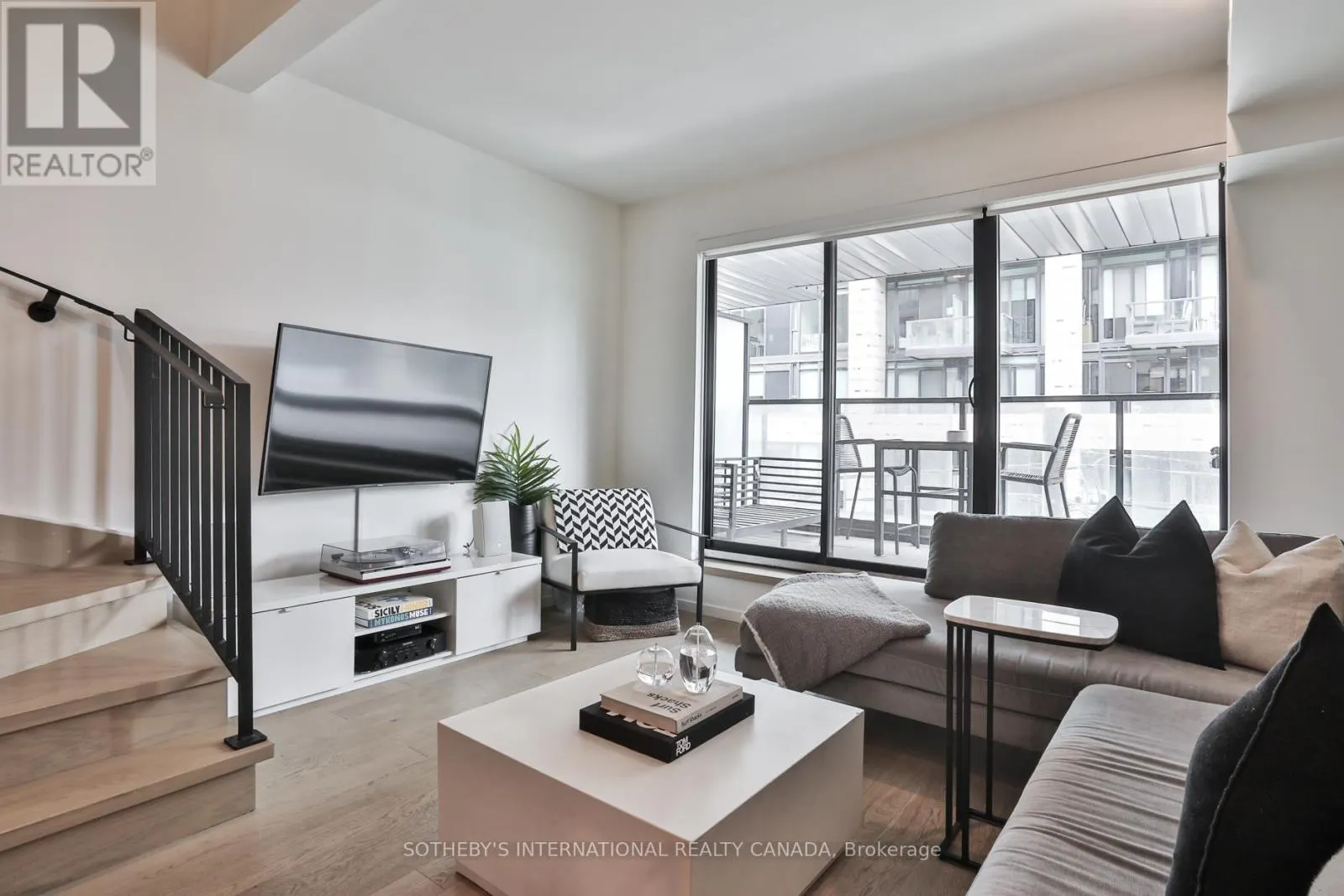 302 - 45 DOVERCOURT ROAD