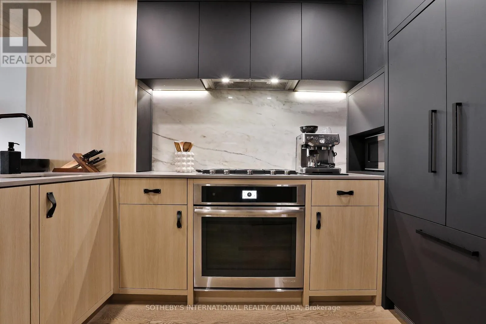 302 - 45 DOVERCOURT ROAD