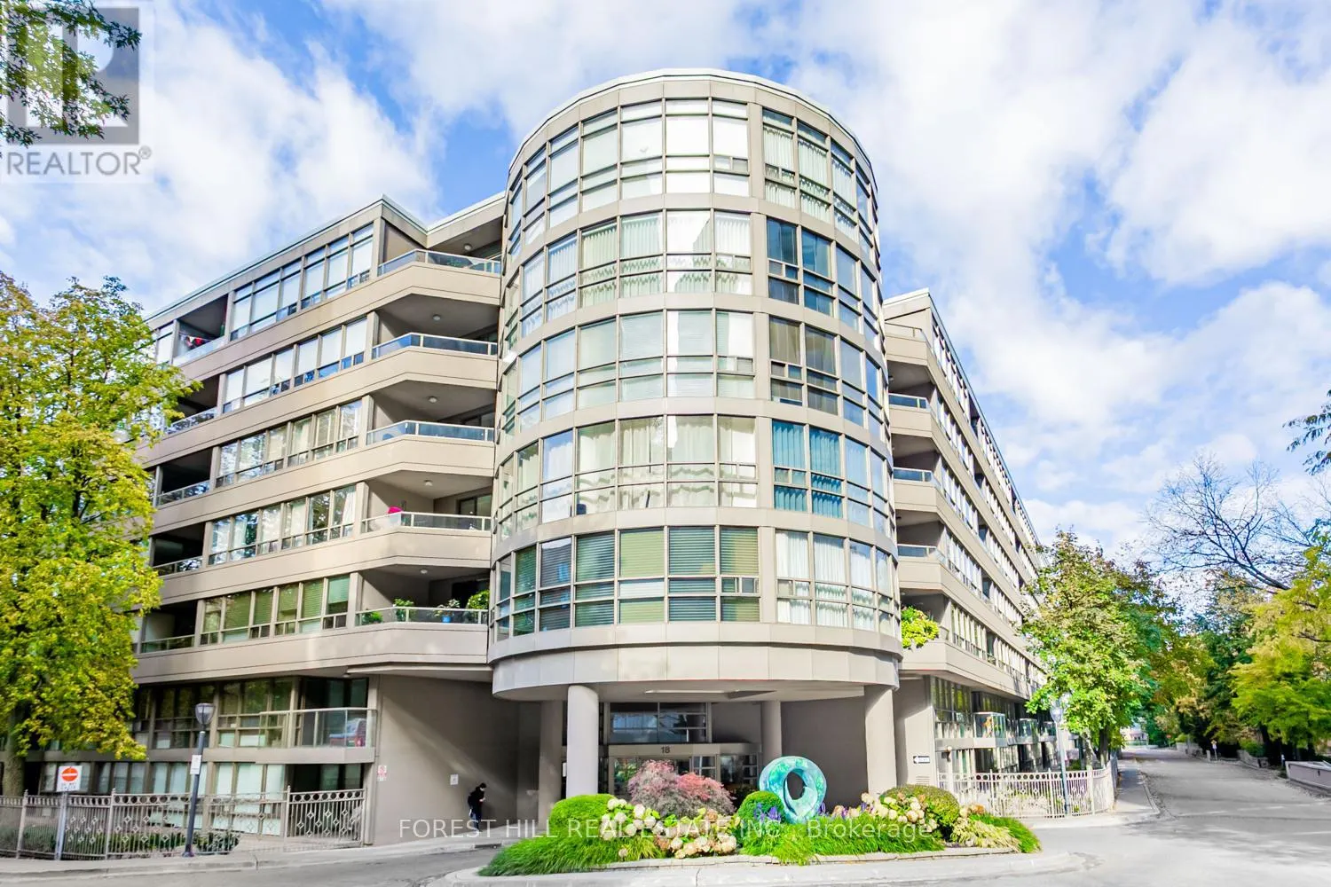 307 - 18 LOWER VILLAGE GATE