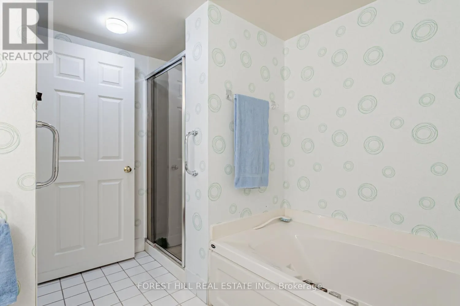 307 - 18 LOWER VILLAGE GATE