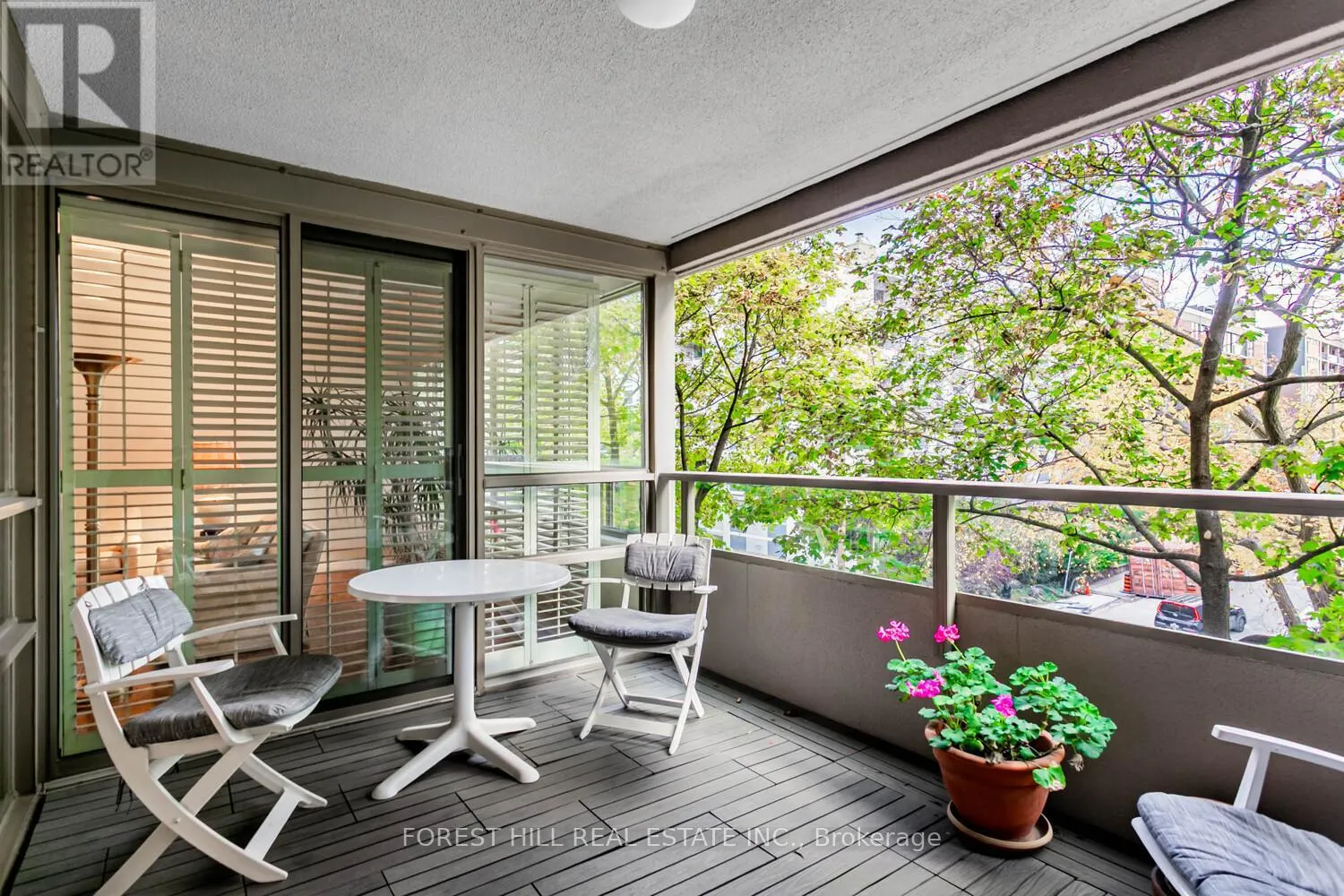 307 - 18 LOWER VILLAGE GATE