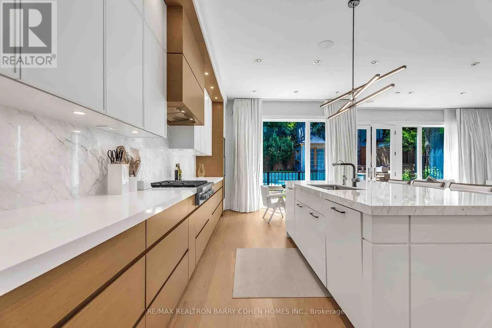 91 LAWRENCE CRESCENT