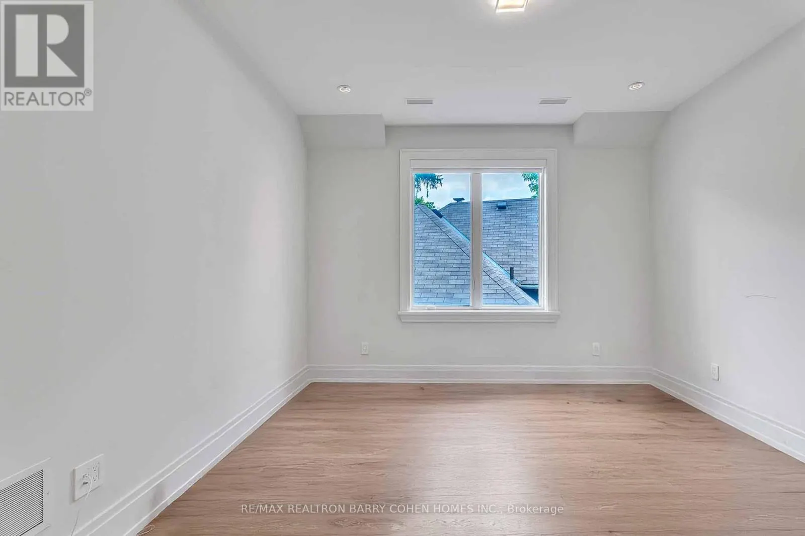 91 LAWRENCE CRESCENT