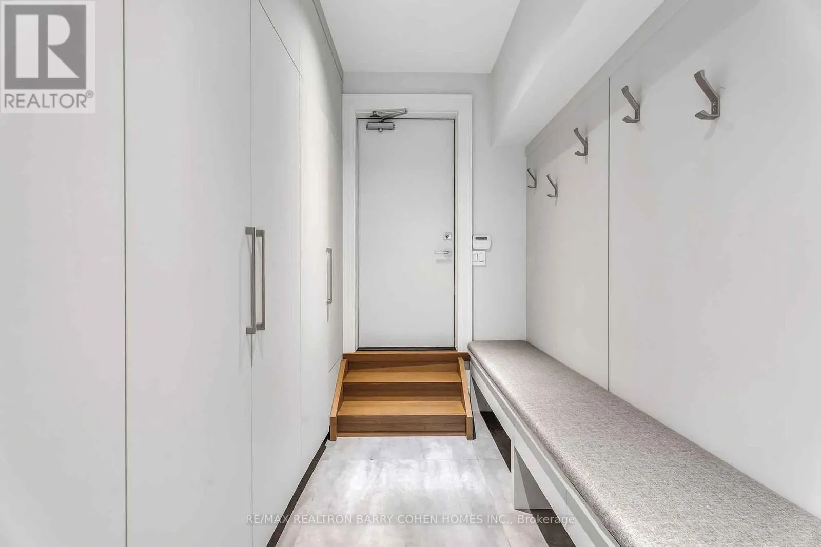 91 LAWRENCE CRESCENT