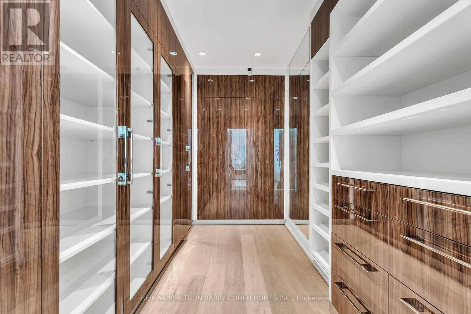 91 LAWRENCE CRESCENT