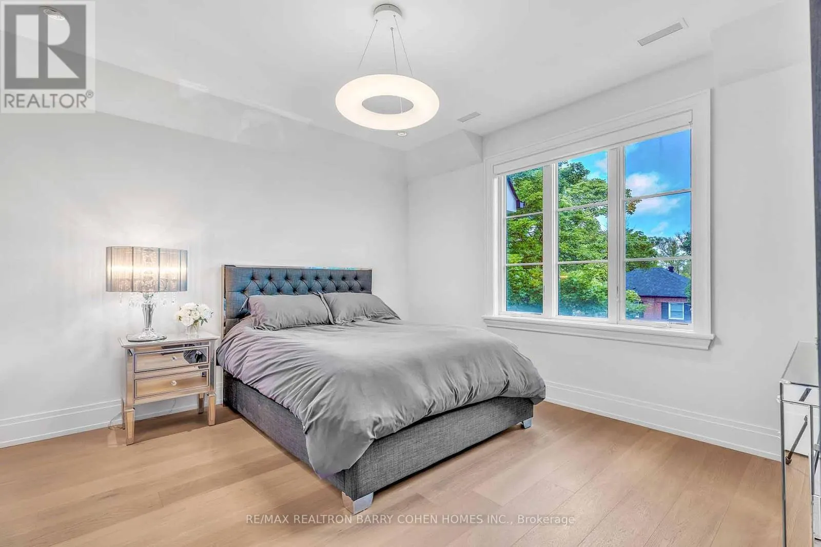 91 LAWRENCE CRESCENT