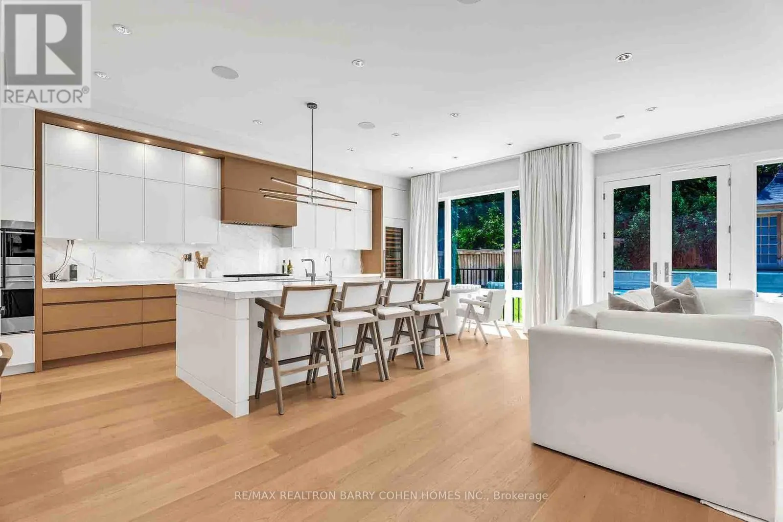 91 LAWRENCE CRESCENT