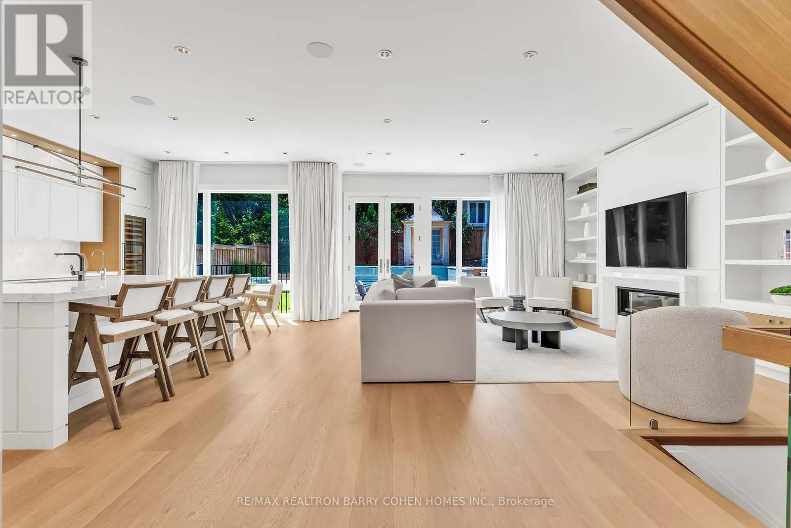 91 LAWRENCE CRESCENT