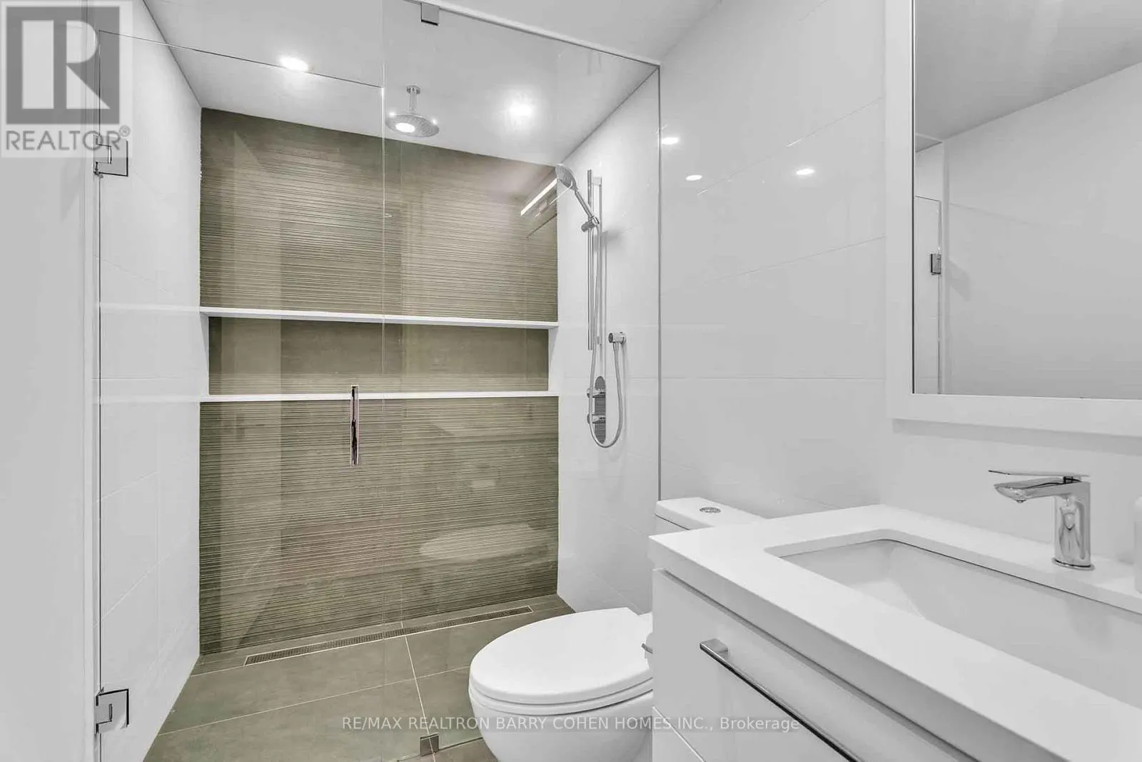 91 LAWRENCE CRESCENT