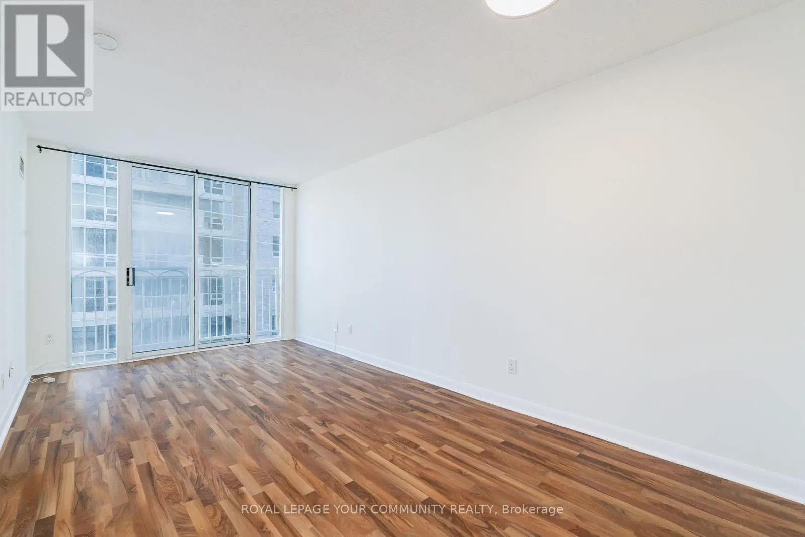 467 - 313 RICHMOND STREET E