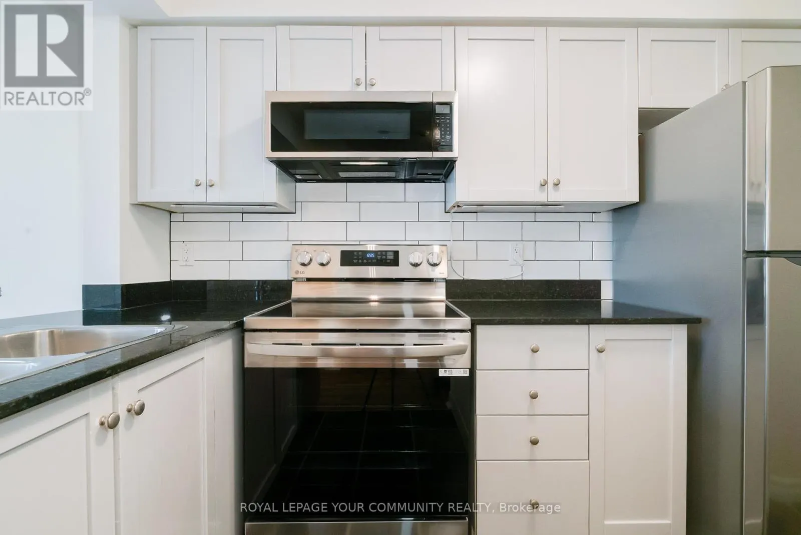 467 - 313 RICHMOND STREET E