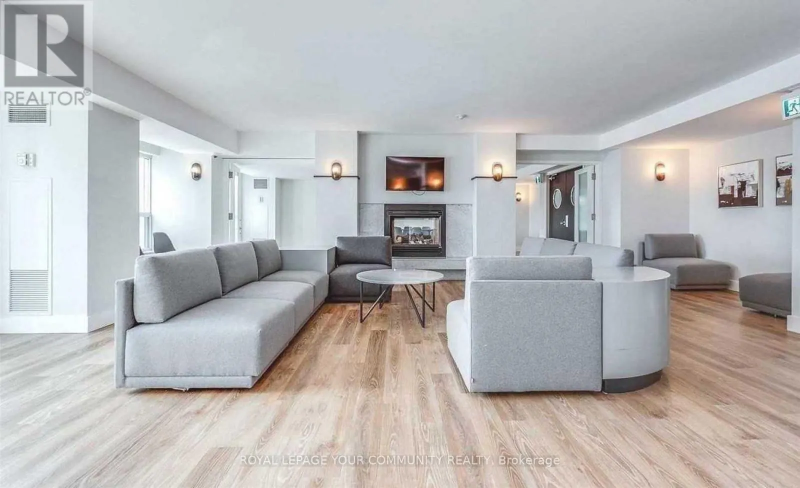 467 - 313 RICHMOND STREET E