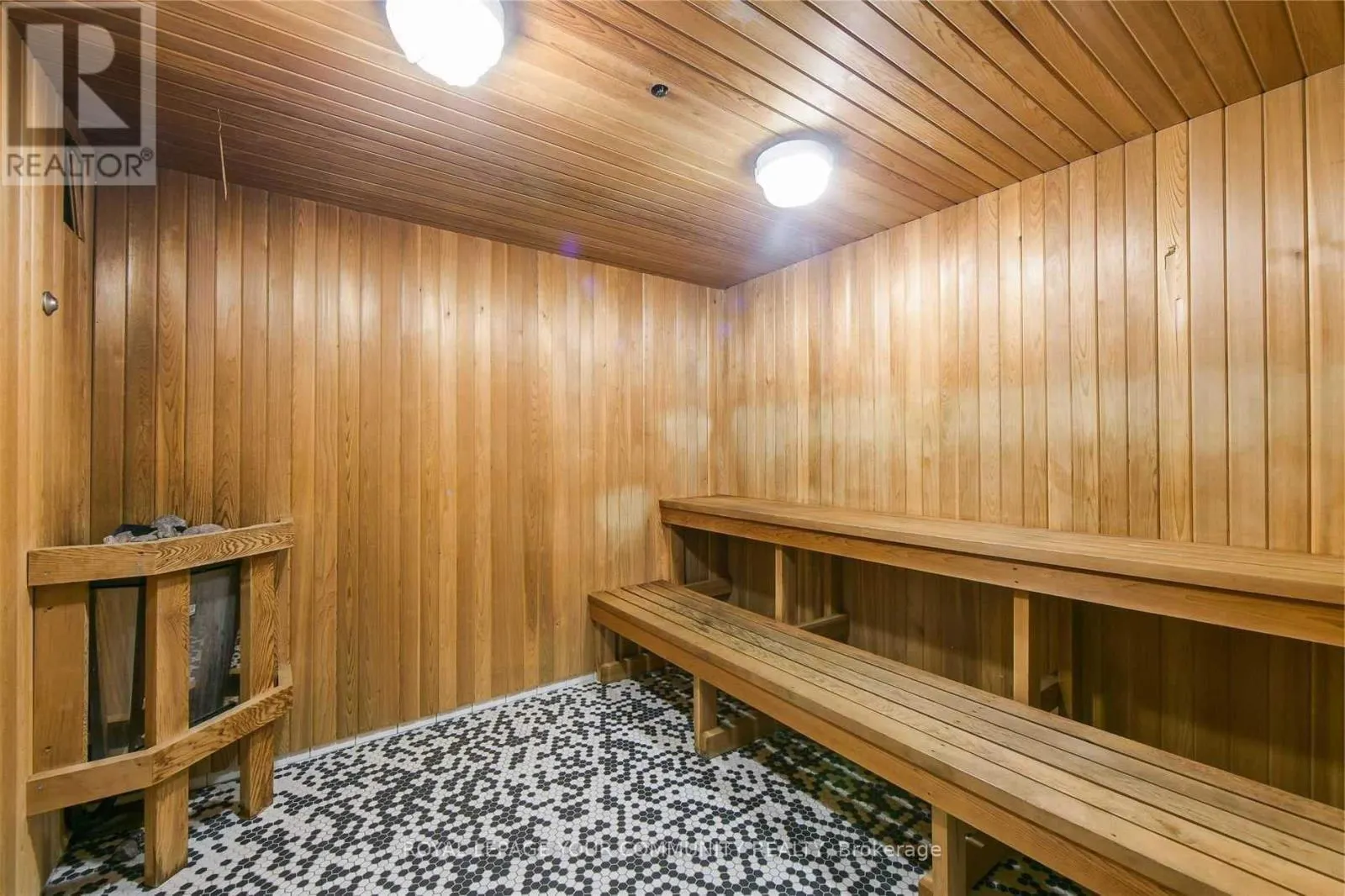 467 - 313 RICHMOND STREET E