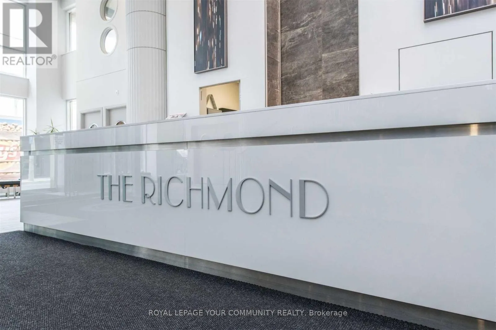 467 - 313 RICHMOND STREET E