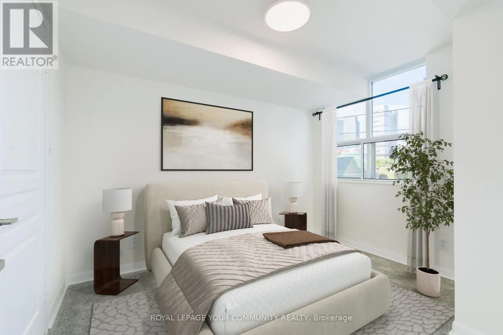 467 - 313 RICHMOND STREET E