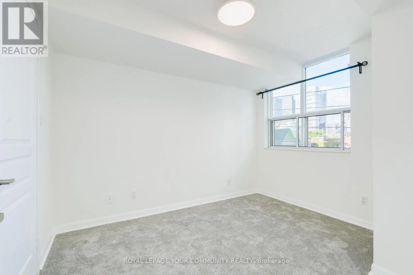 467 - 313 RICHMOND STREET E