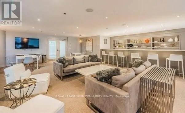 467 - 313 RICHMOND STREET E