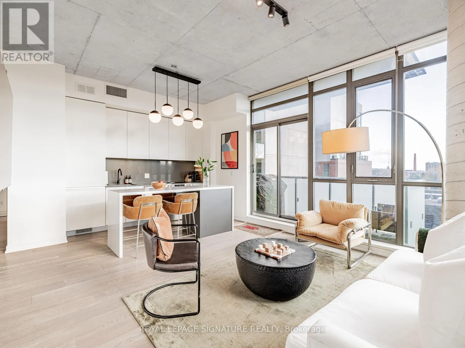 514 - 8 GLADSTONE AVENUE