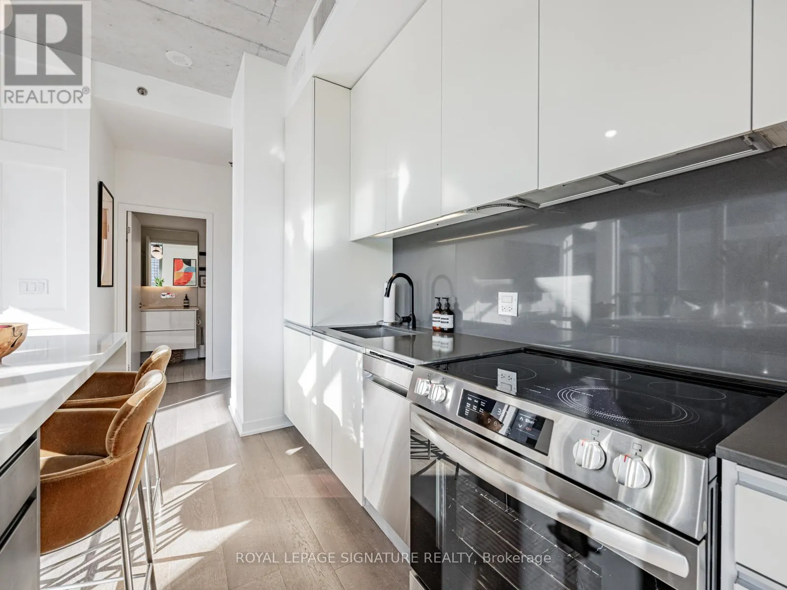 514 - 8 GLADSTONE AVENUE