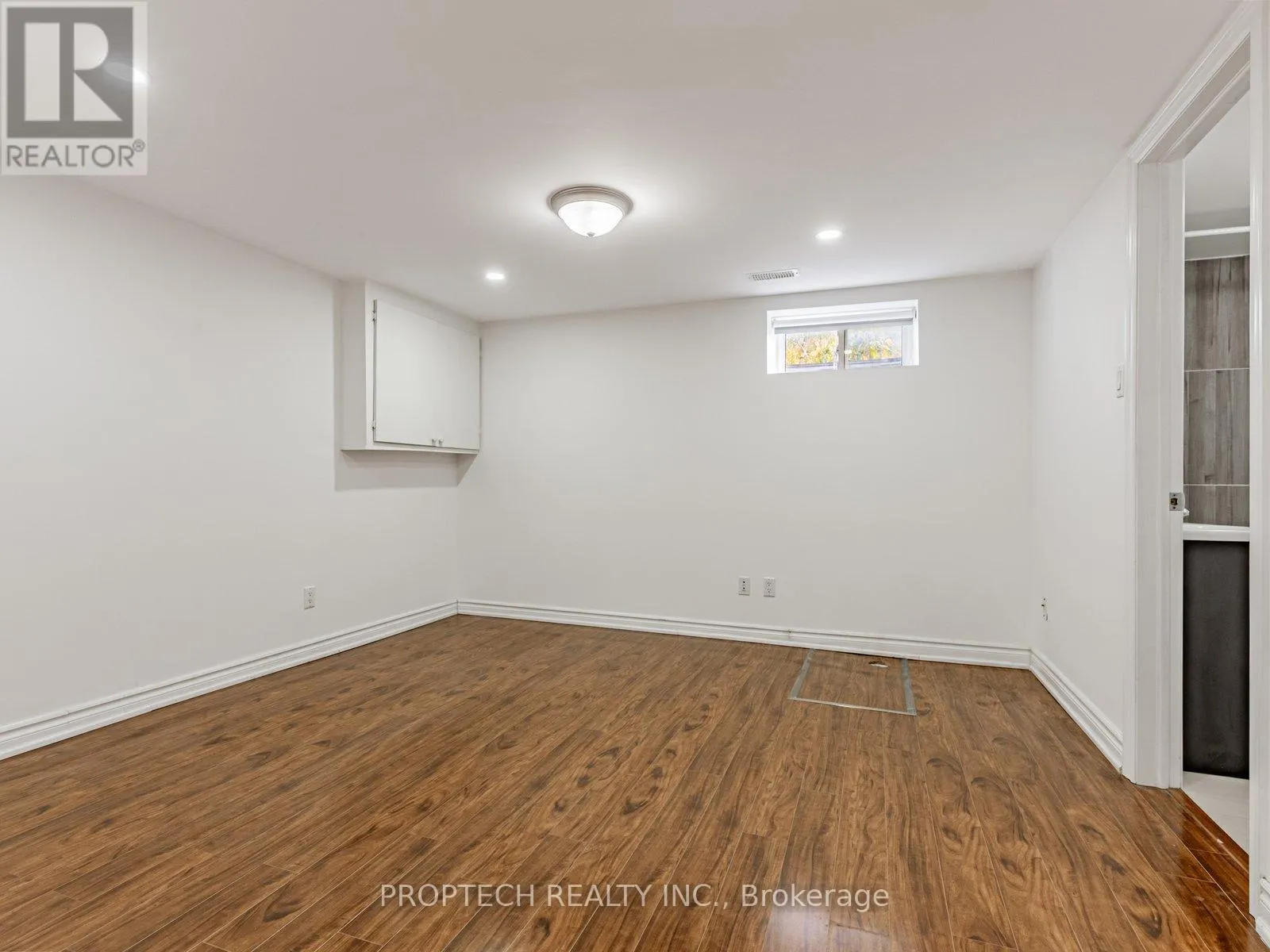 16 SHAUNAVON HEIGHTS CRESCENT