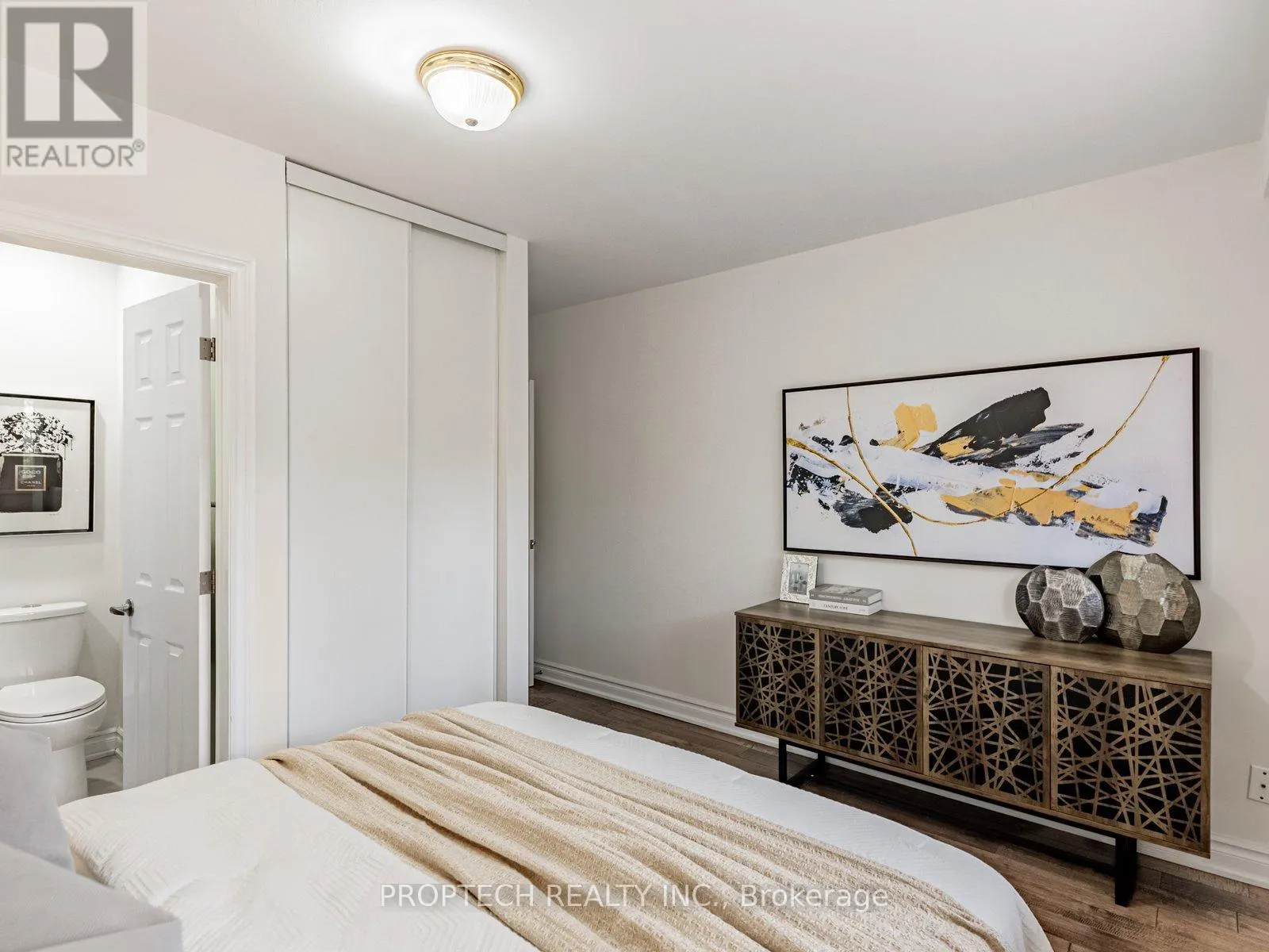 16 SHAUNAVON HEIGHTS CRESCENT