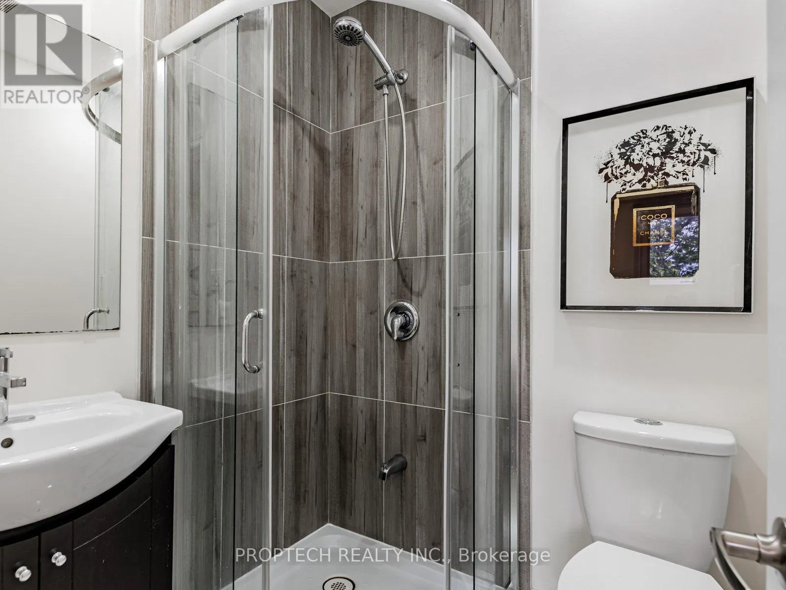 16 SHAUNAVON HEIGHTS CRESCENT