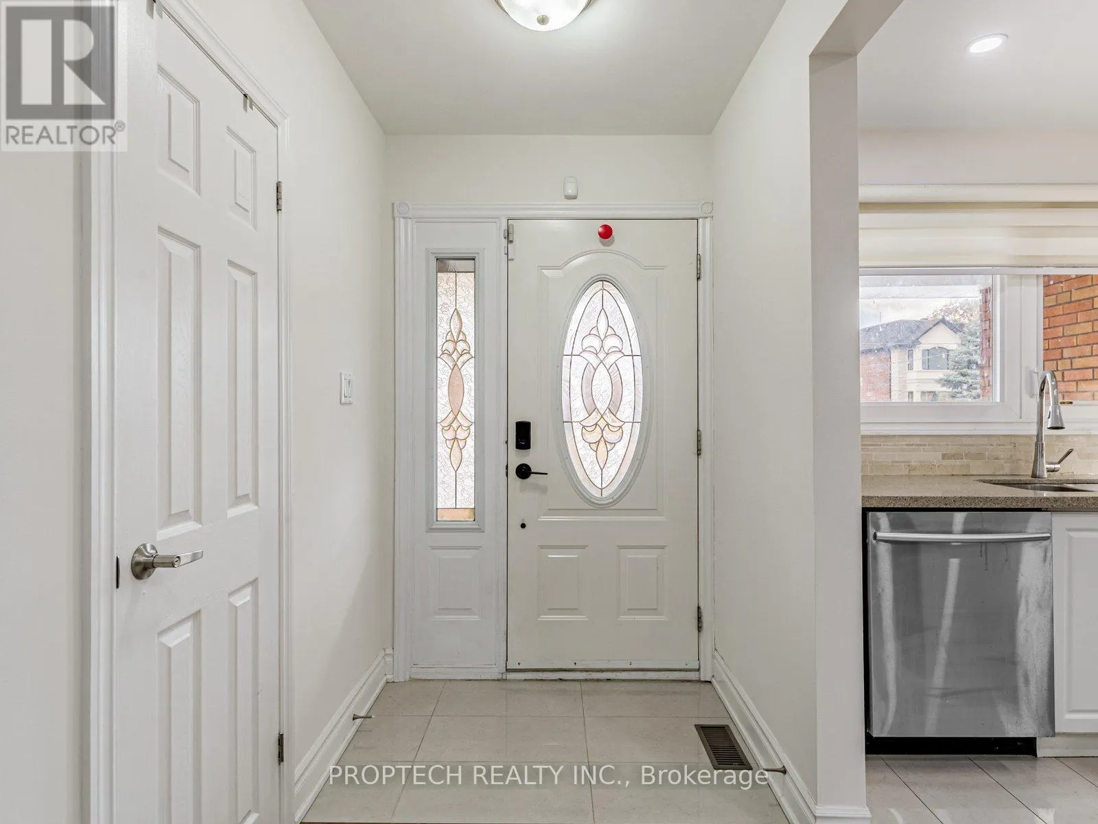 16 SHAUNAVON HEIGHTS CRESCENT