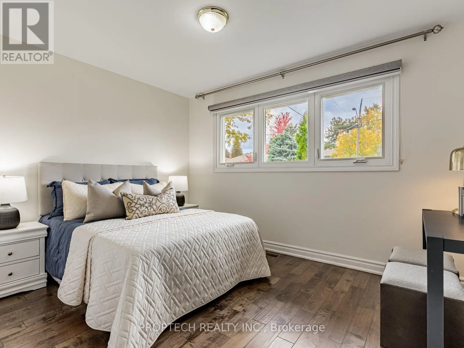 16 SHAUNAVON HEIGHTS CRESCENT